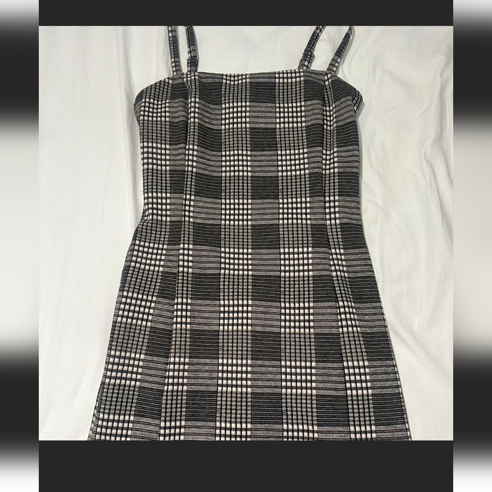 NWT - Forever 21 Medium Plaid Square-Neck Bodycon Dress in Black & Cream